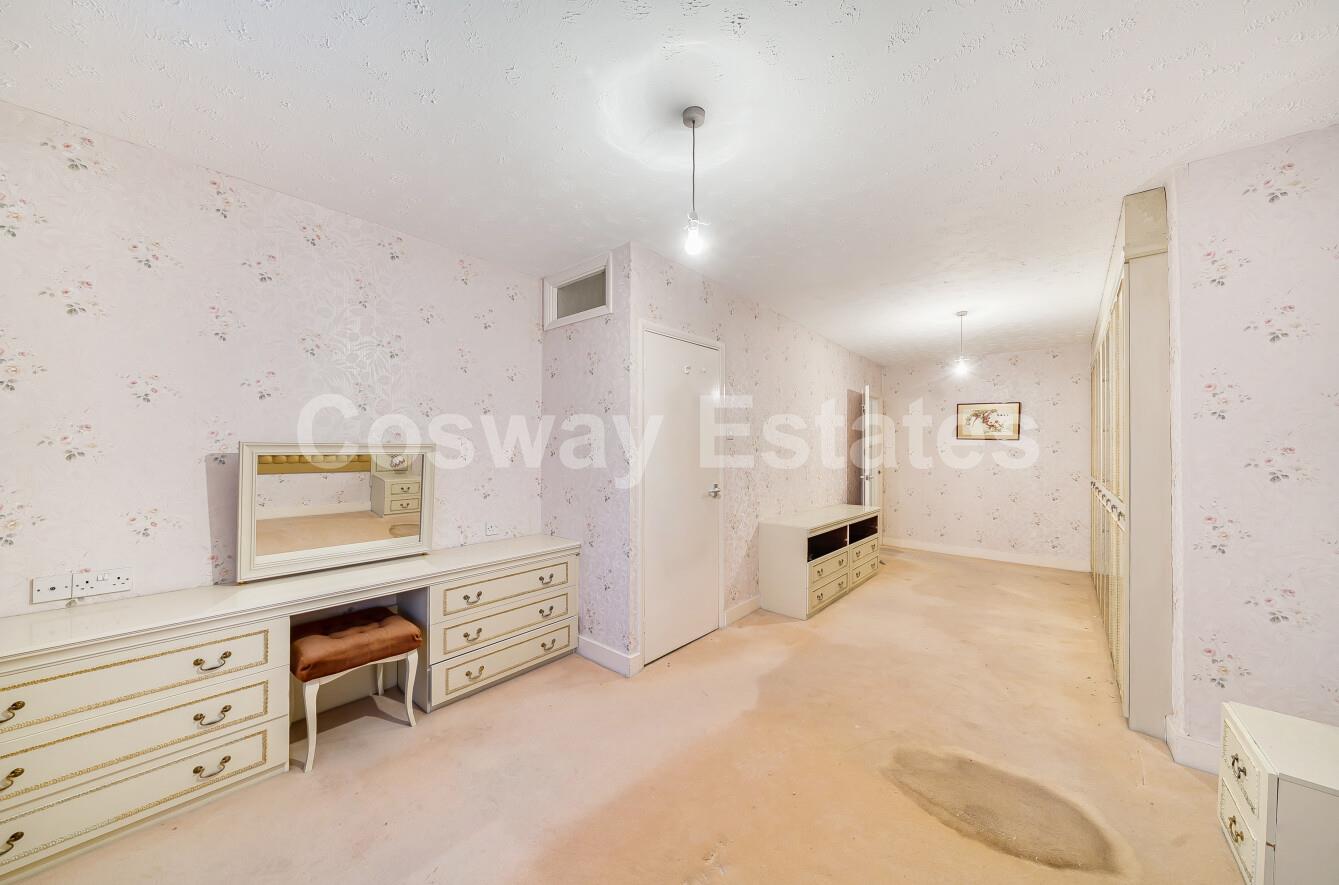 Blackwell Gardens, Edgware, HA8, Edgware